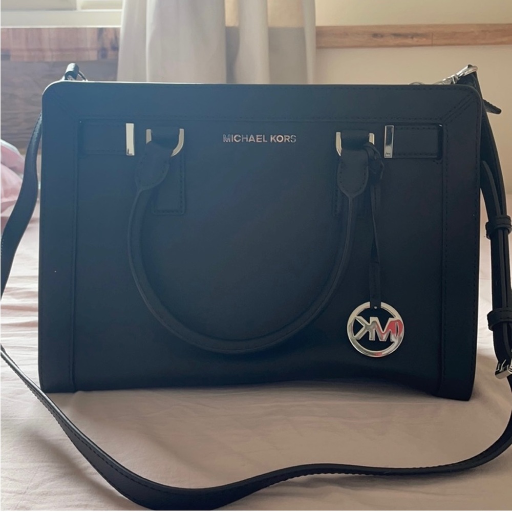 MICHAEL KORS (MK) hand bag.